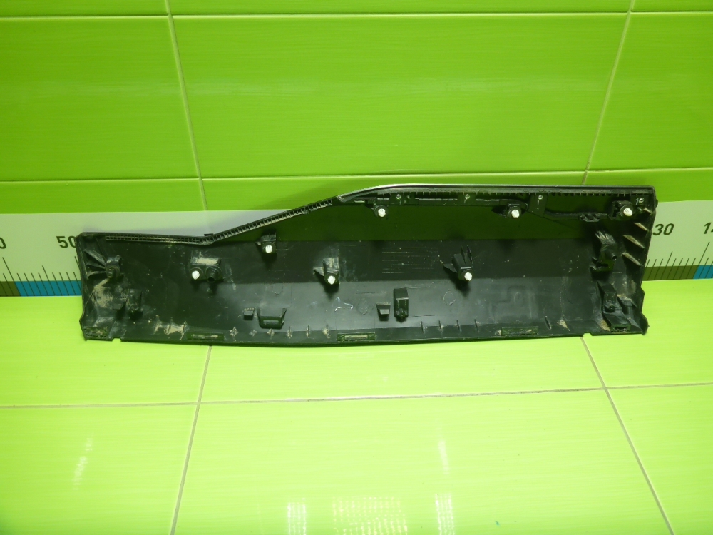 Накладка двери задней левой