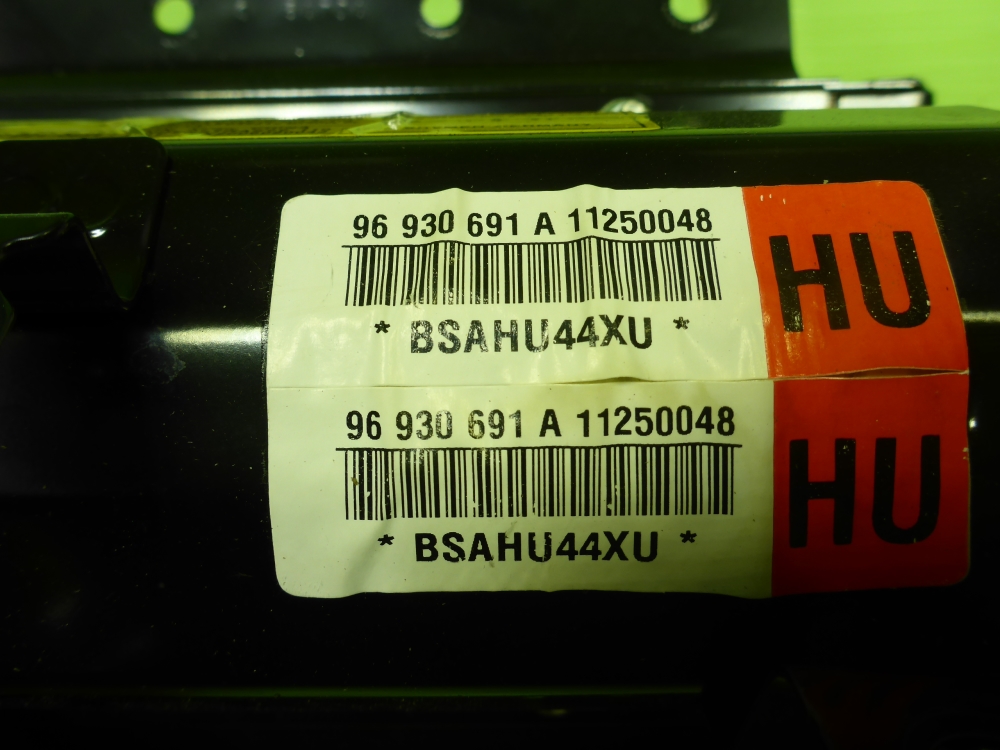 Подушка безопасности пассажирская (в торпедо)