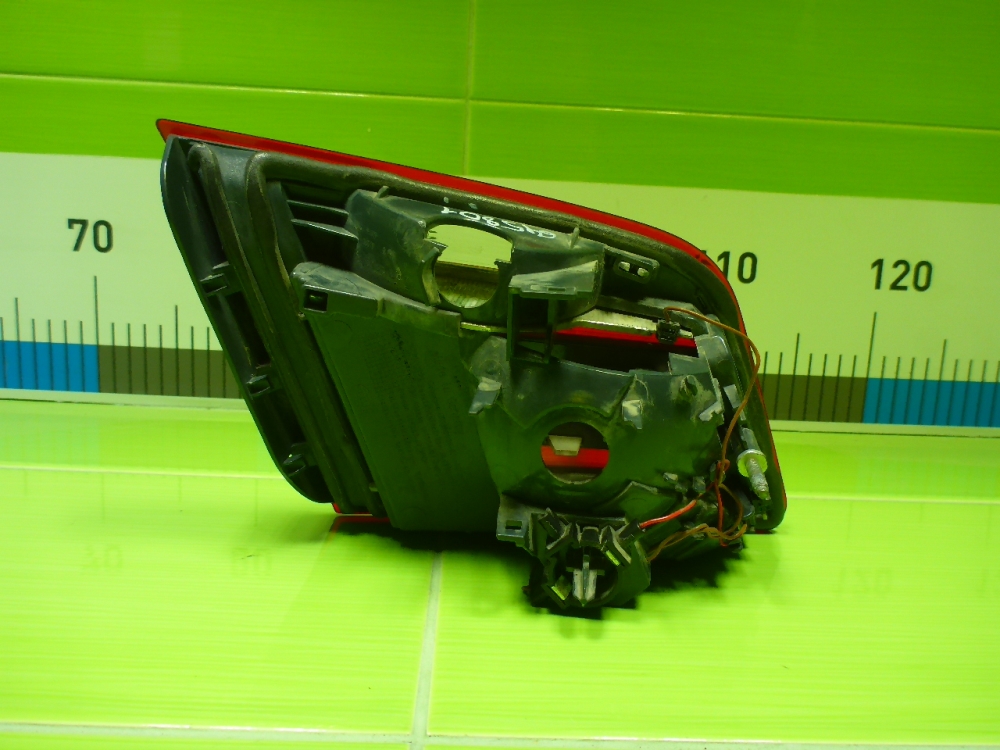 Фонарь задний внутренний правый