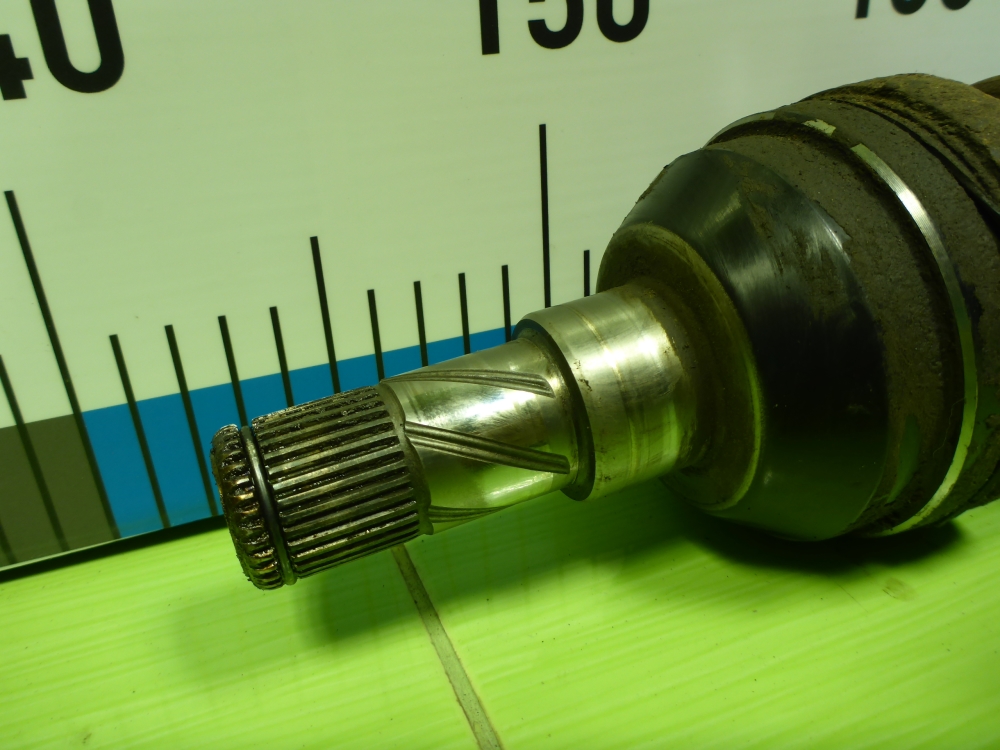 Полуось передняя левая