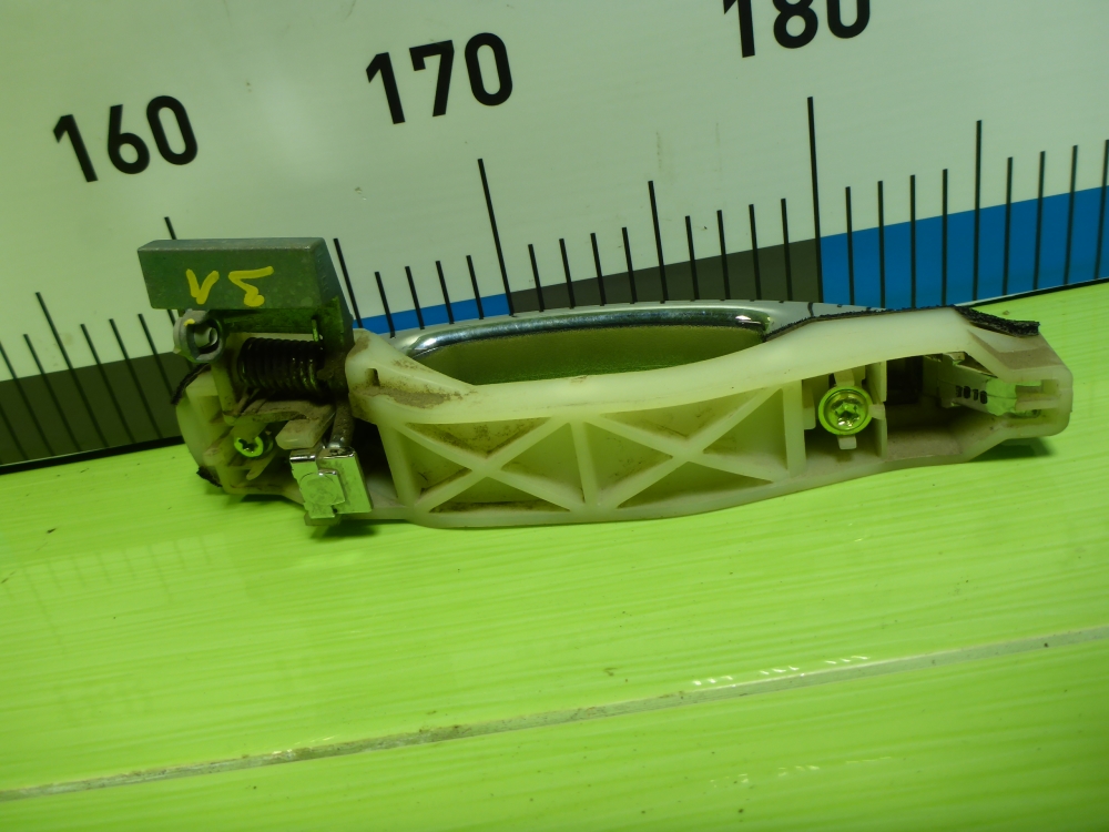 Ручка двери задней наружная левая