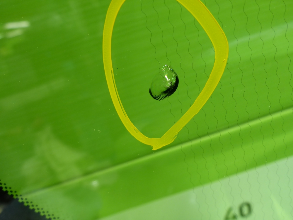 Стекло лобовое