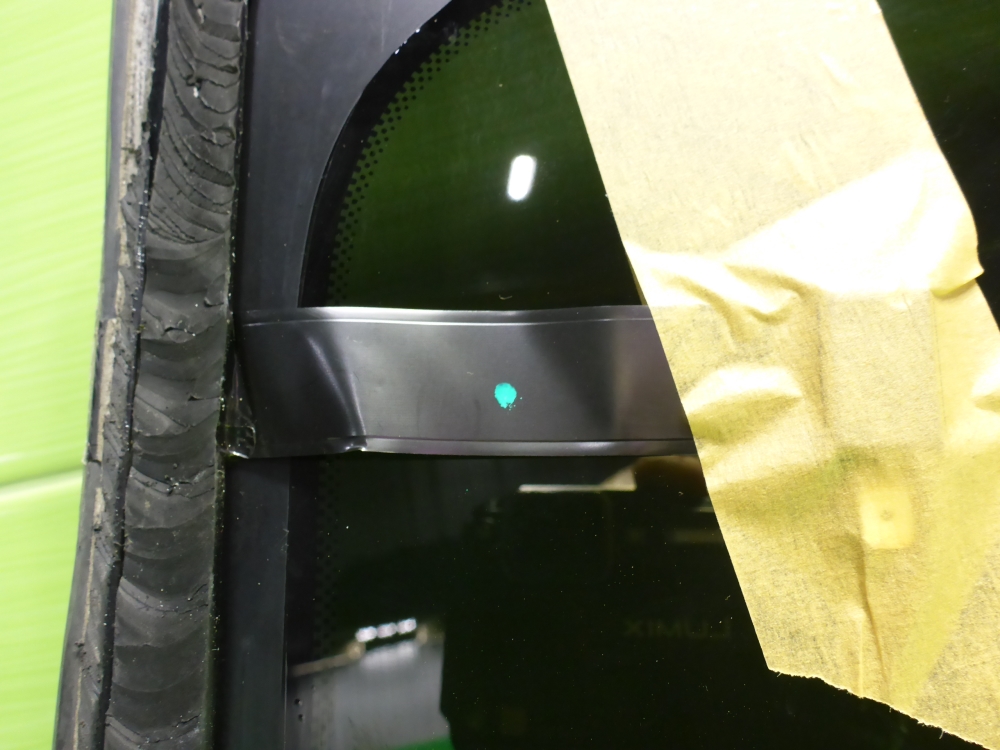 Стекло лобовое