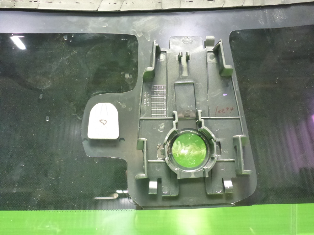 Стекло лобовое