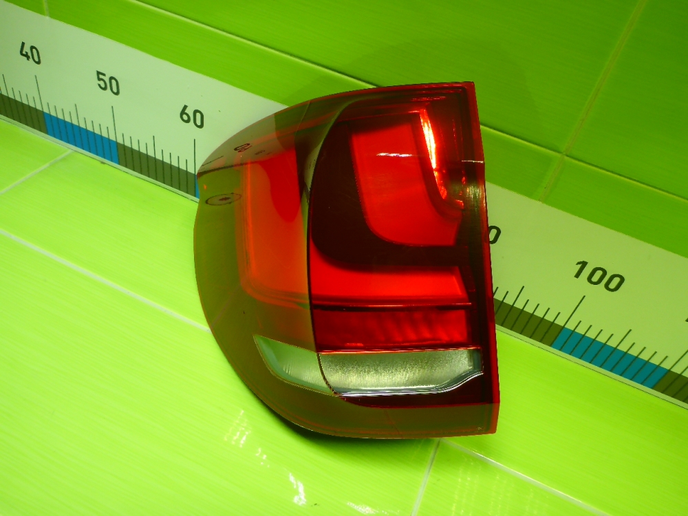 Фонарь задний наружный левый