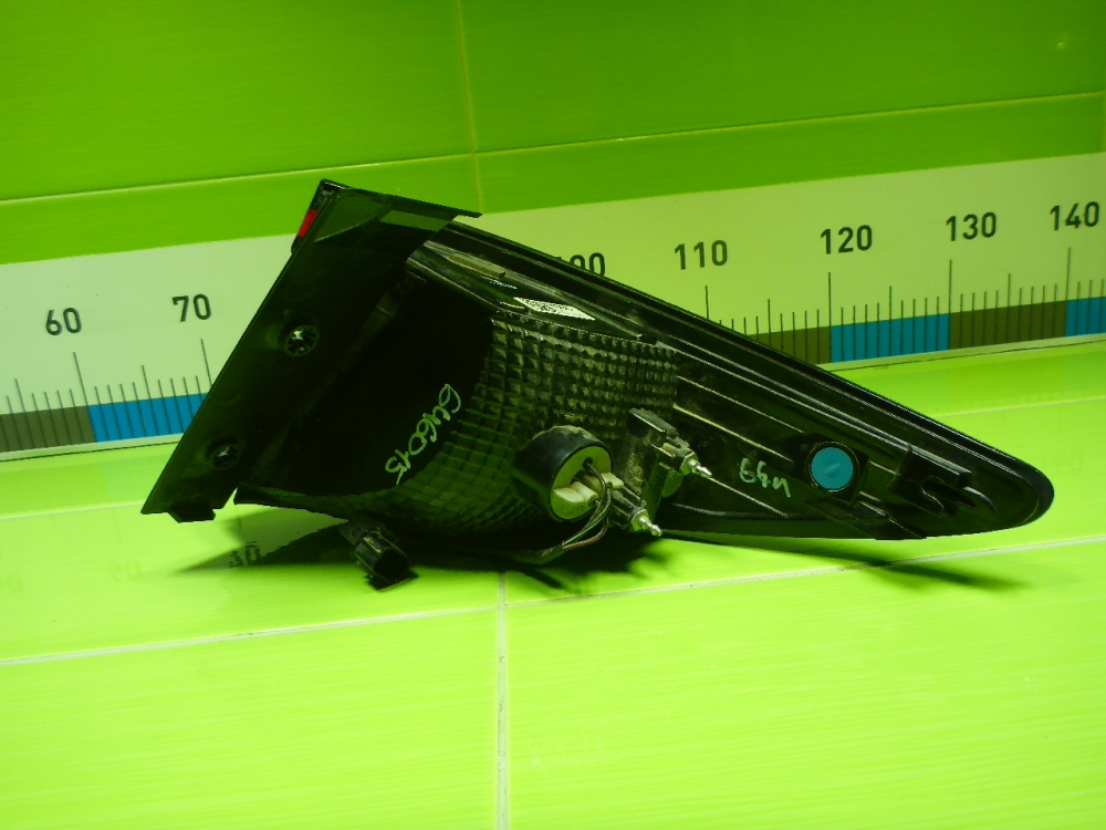 Фонарь задний наружный левый