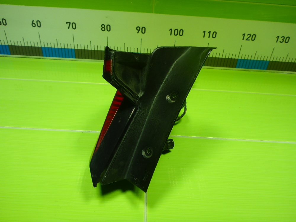 Фонарь задний наружный левый