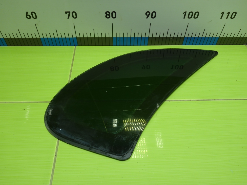 Стекло кузовное глухое правое