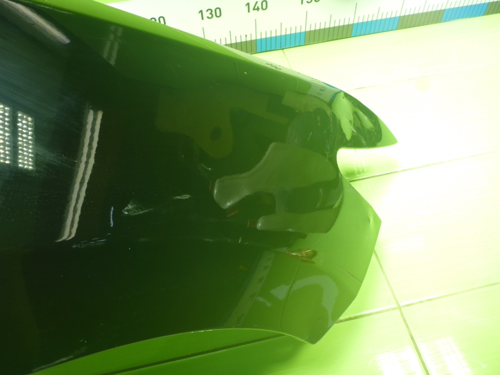 Крыло переднее правое