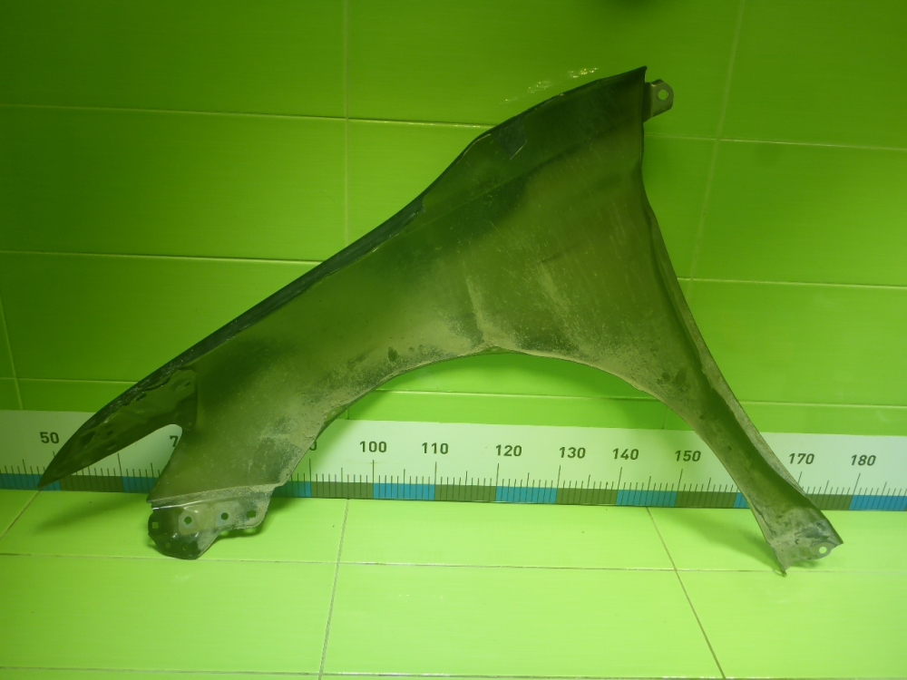 Крыло переднее правое