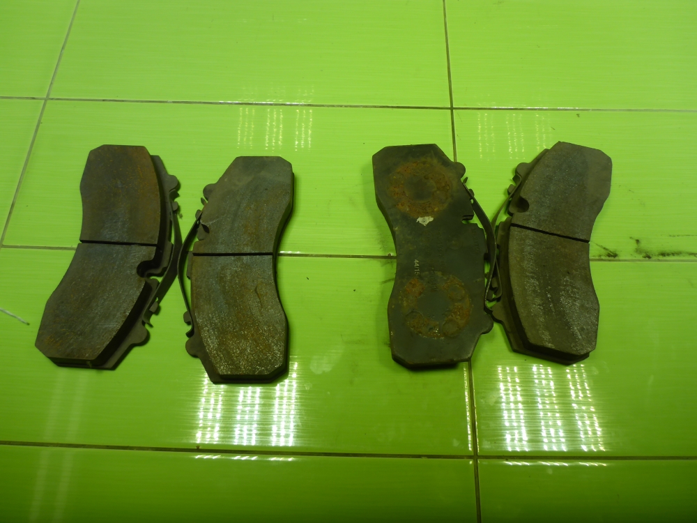 Колодки тормозные передние к-т