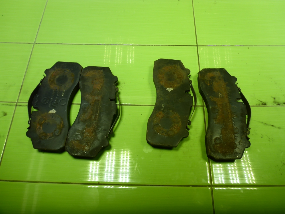 Колодки тормозные передние к-т