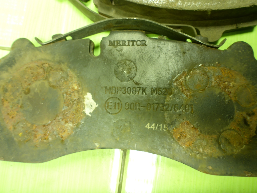 Колодки тормозные передние к-т