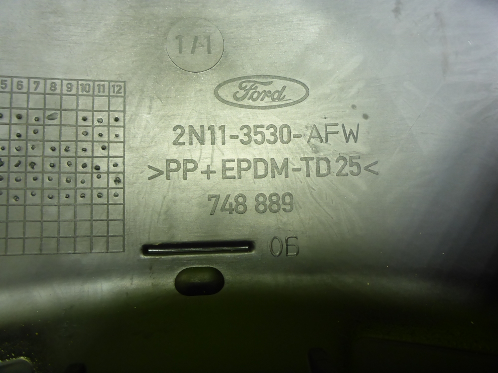 Кожух рулевой колонки