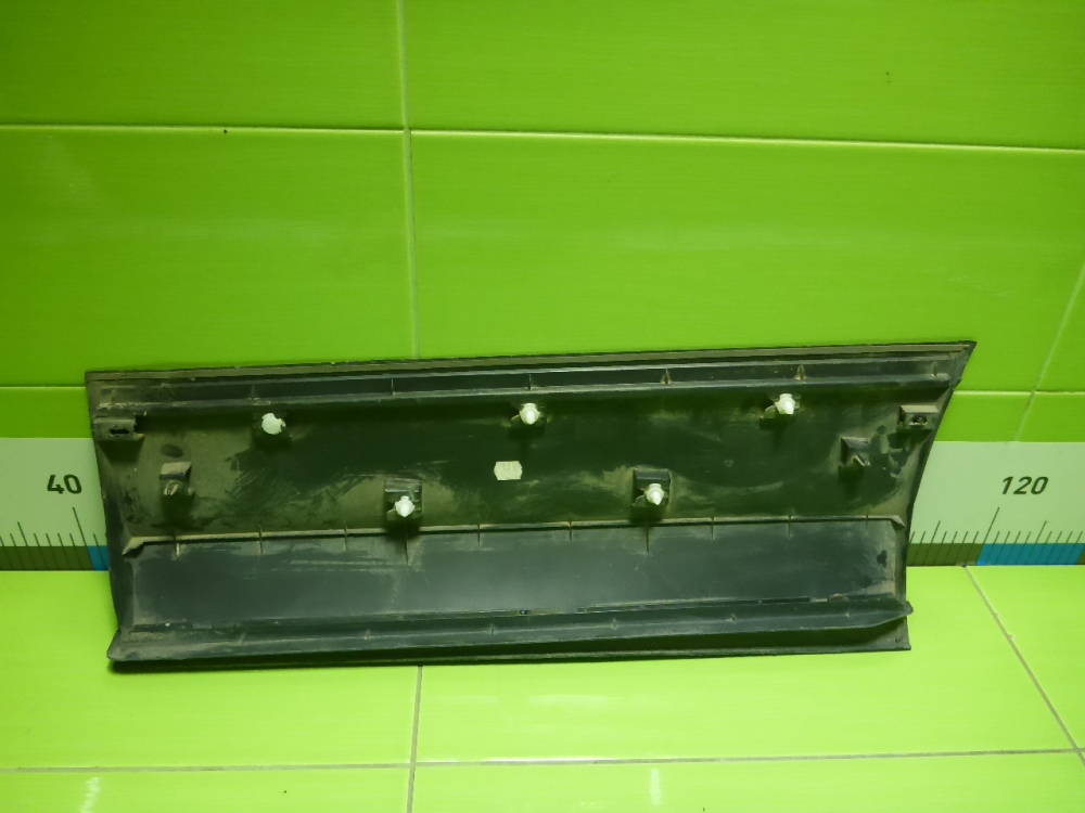 Накладка двери задней правой