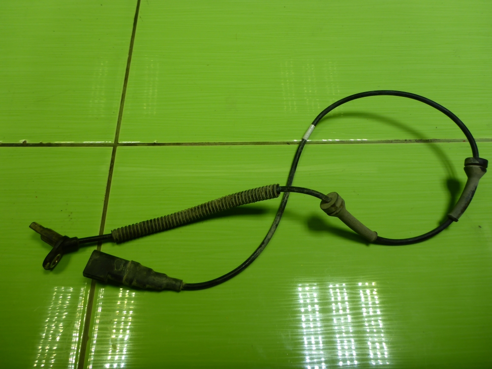 Датчик ABS передний правый