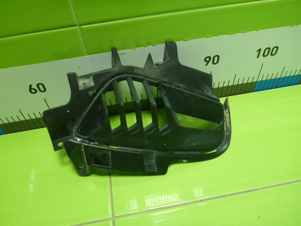 Решетка в бампер правая