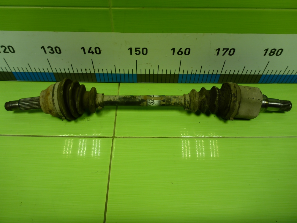 Полуось передняя левая