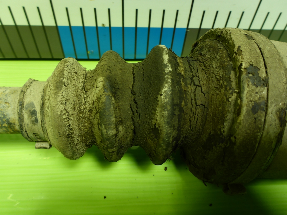 Полуось передняя левая