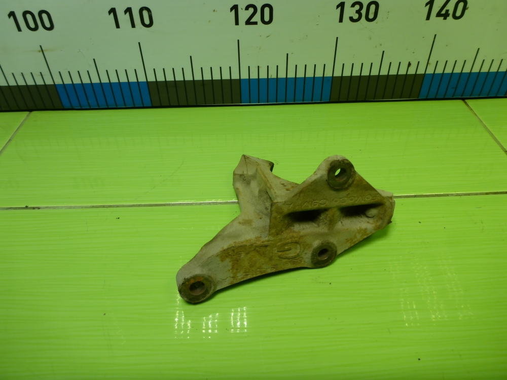 Кронштейн (сопут. товар)