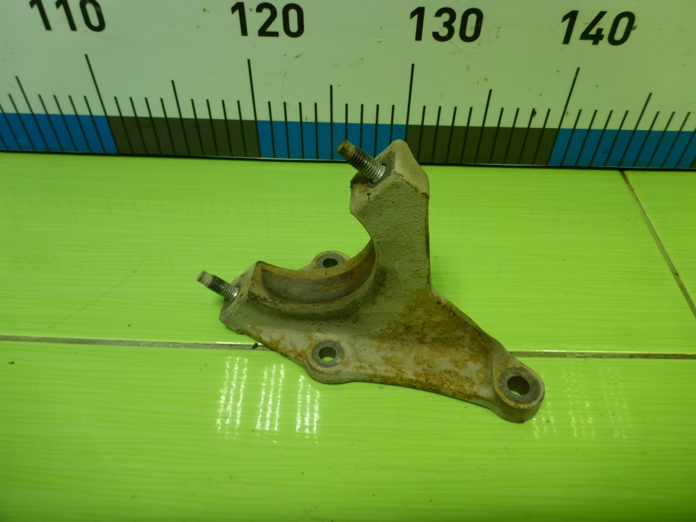 Кронштейн (сопут. товар)