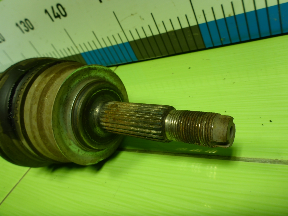 Полуось передняя правая