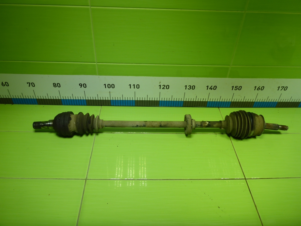 Полуось передняя правая