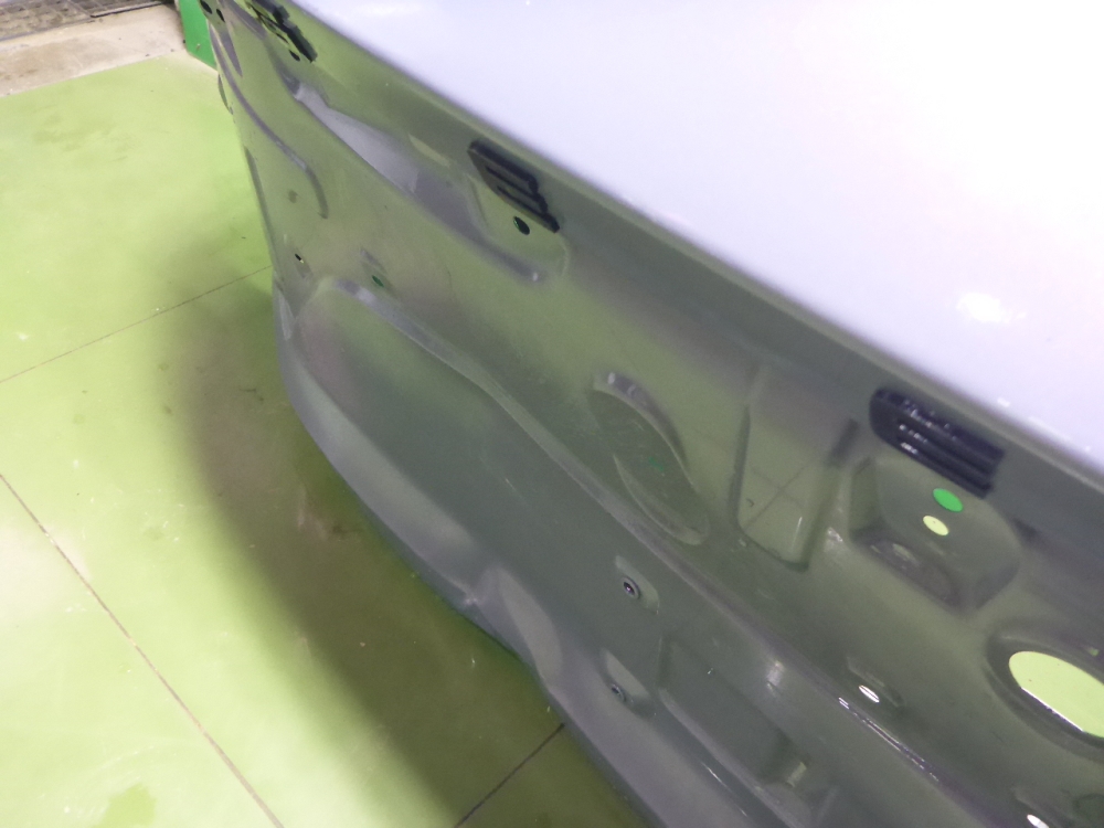 Дверь багажника