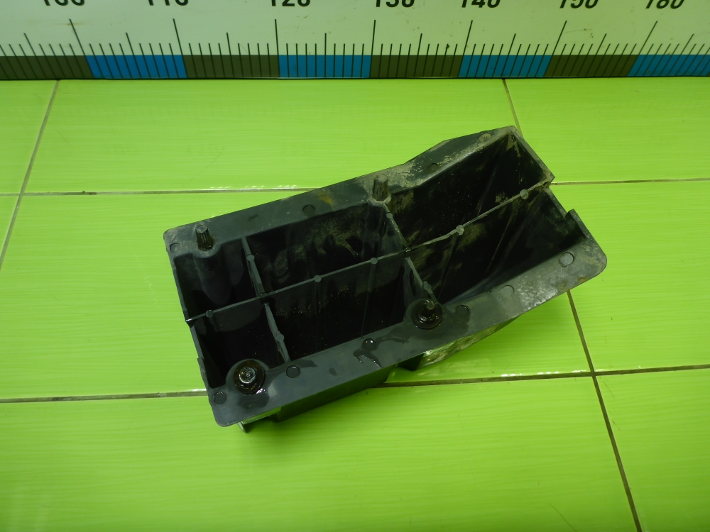 Кронштейн заднего бампера левый