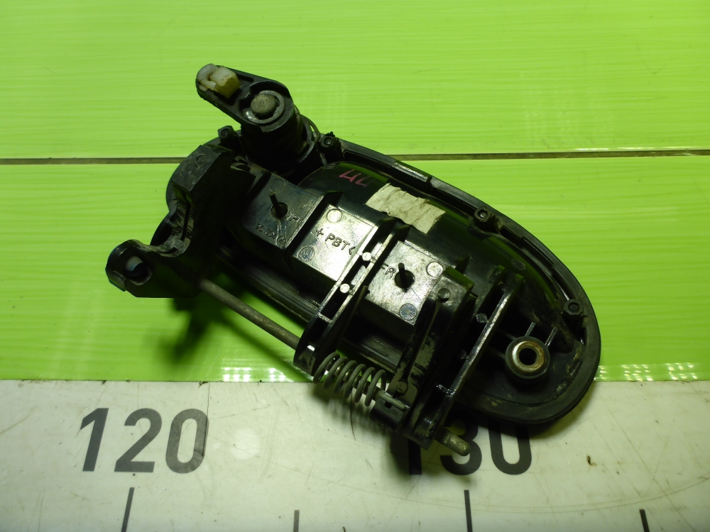 Ручка двери передней наружная правая