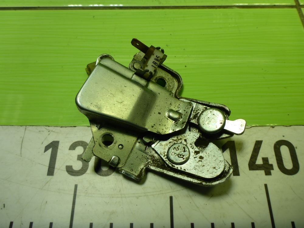 Замок багажника