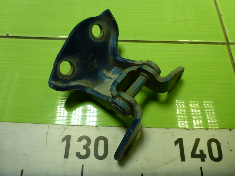 Петля двери задней правой нижняя