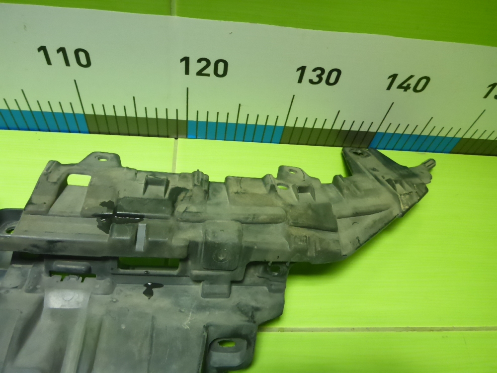 Кронштейн переднего бампера