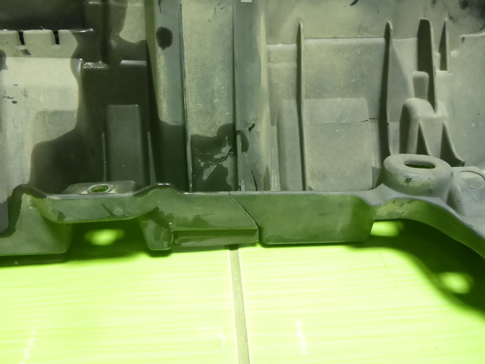 Кронштейн переднего бампера