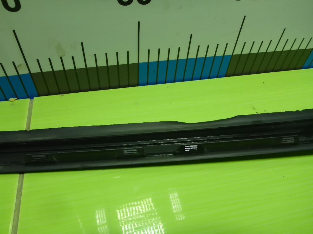 Молдинг лобового стекла