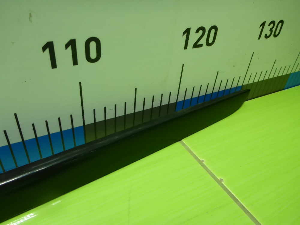 Молдинг лобового стекла