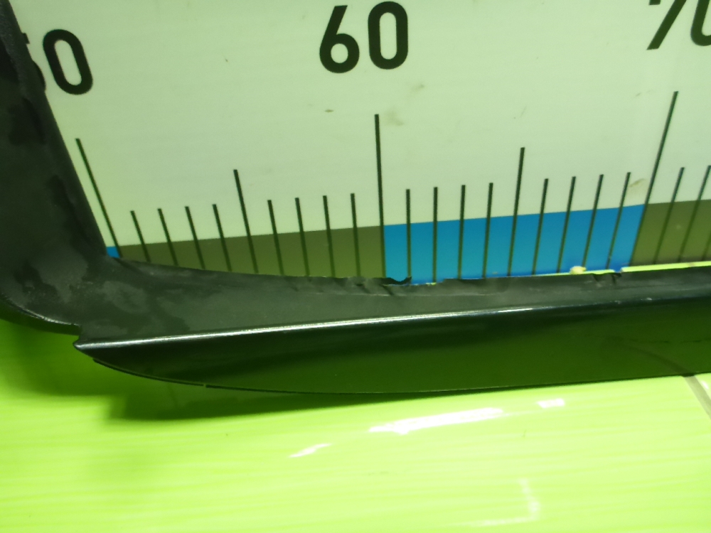 Молдинг лобового стекла