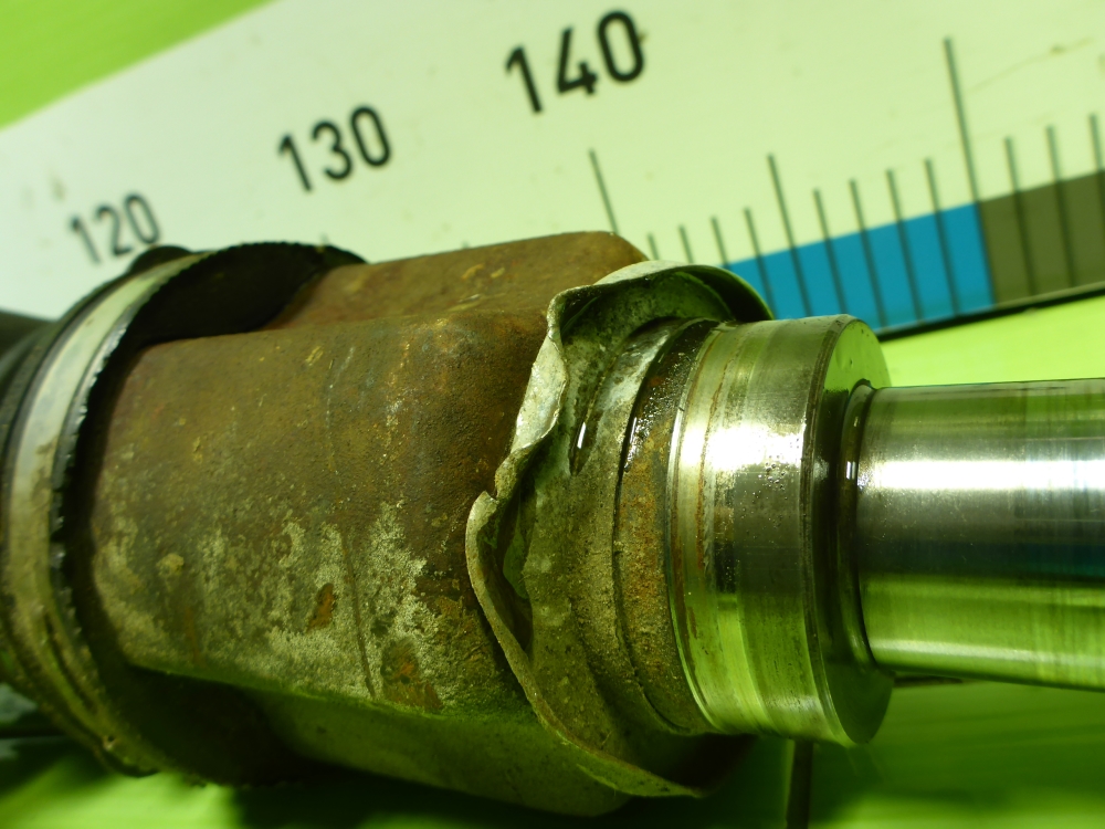 Полуось передняя левая