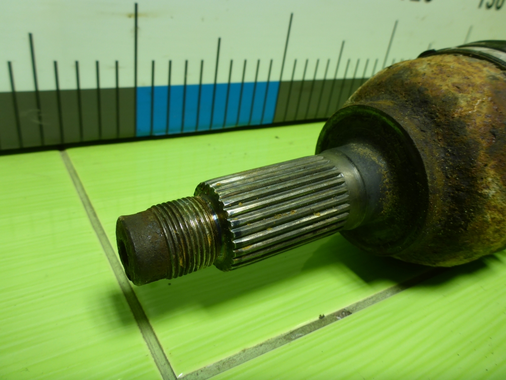 Полуось передняя левая