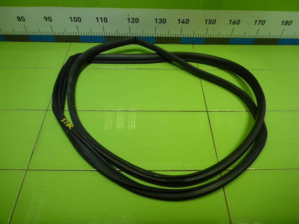 Уплотнитель двери