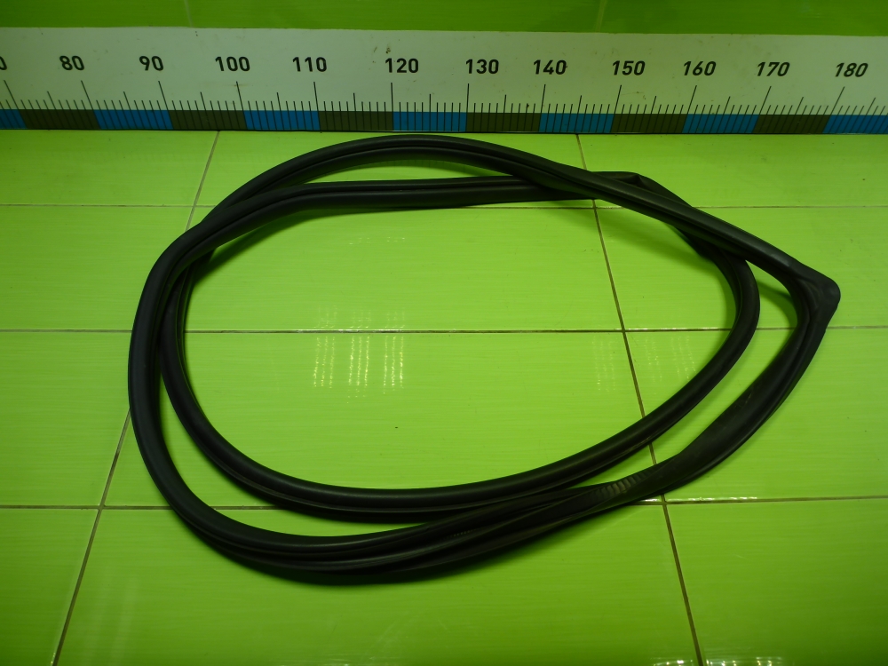 Уплотнитель двери