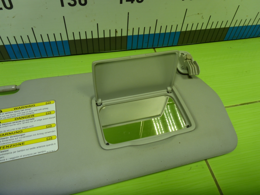 Козырек солнцезащитный