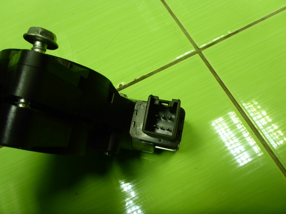 Стеклоподъемник электр. передний правый