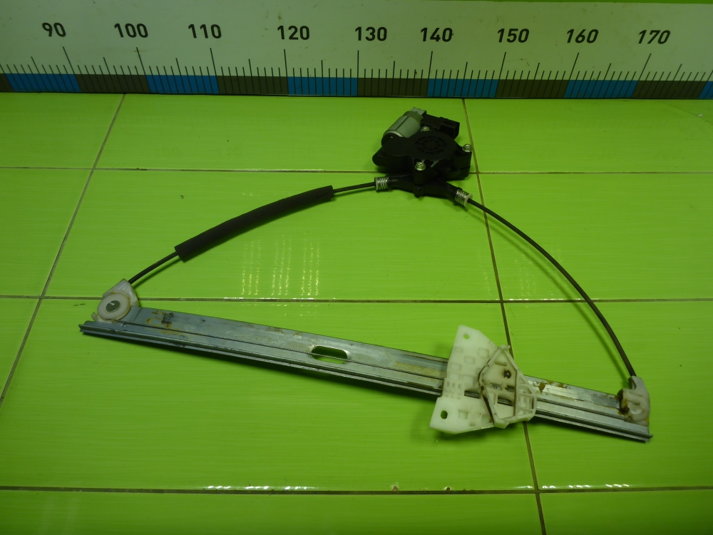 Стеклоподъемник электр. передний правый