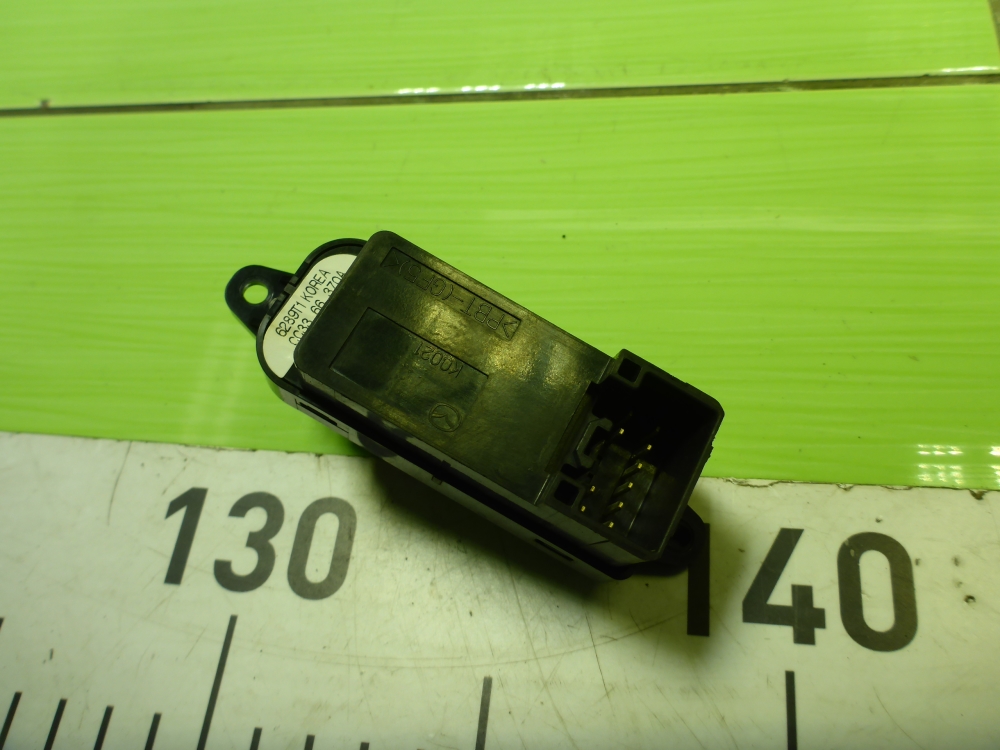 Кнопка стеклоподъемника