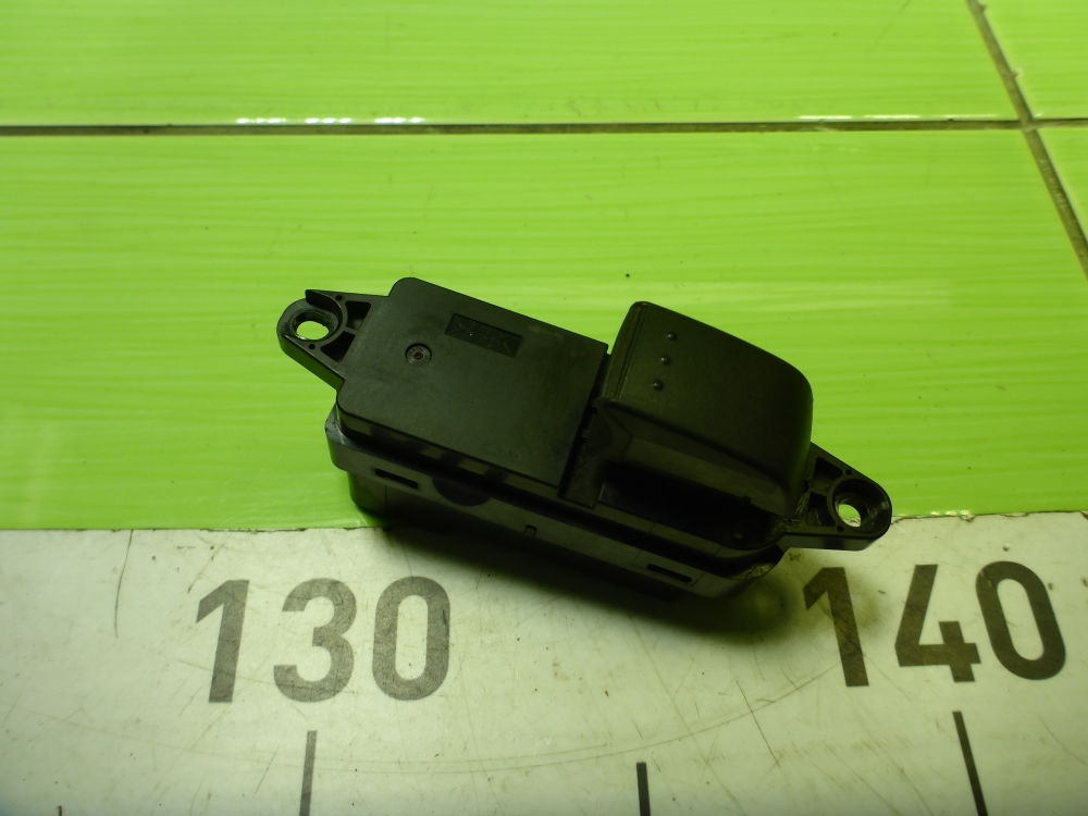 Кнопка стеклоподъемника