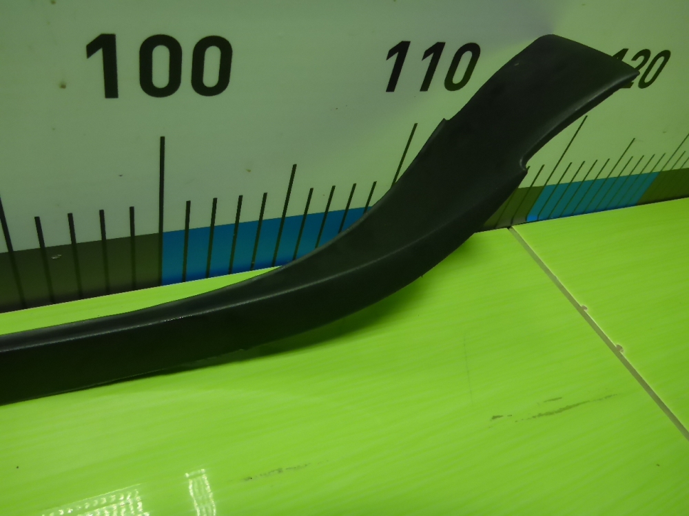 Молдинг лобового стекла