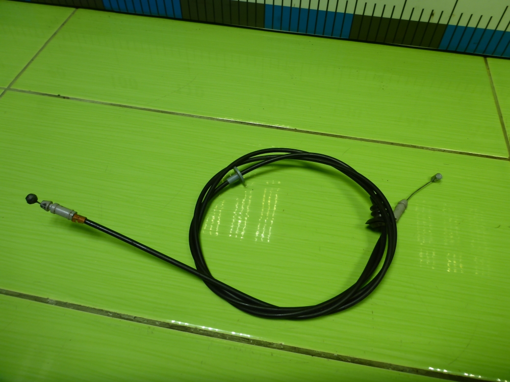 Трос открывания капота