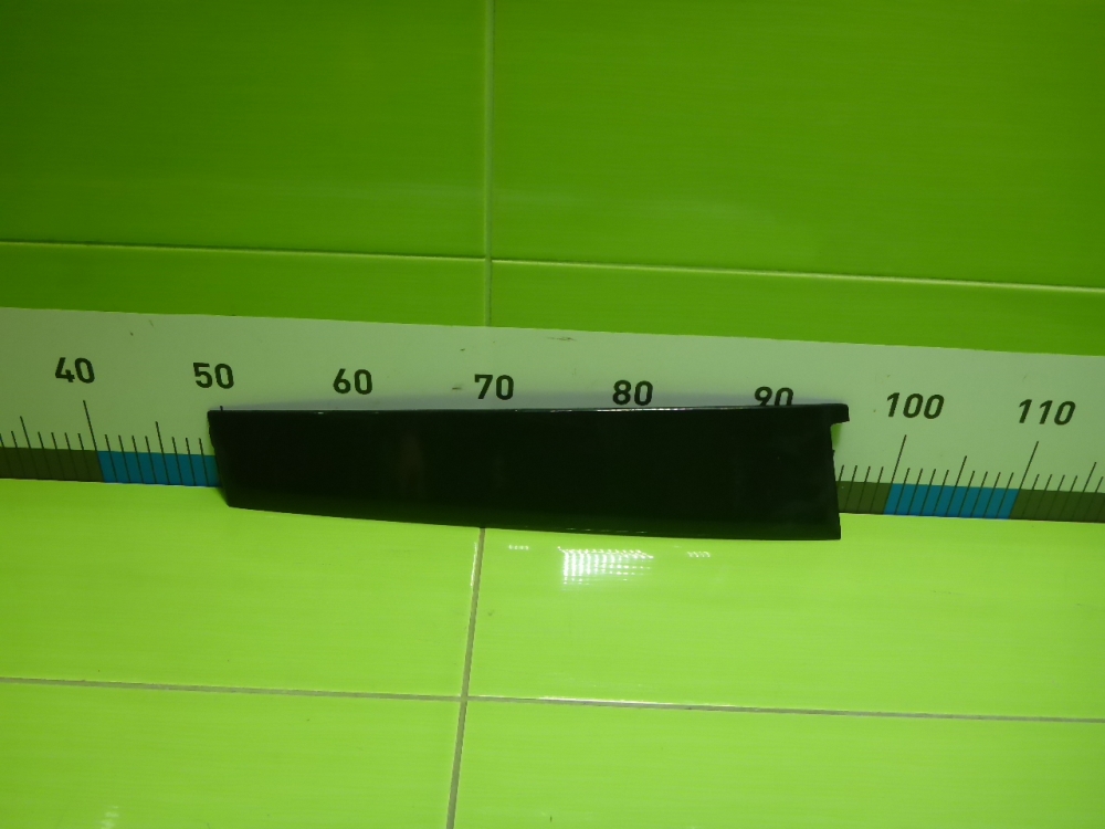 Накладка двери передней левой