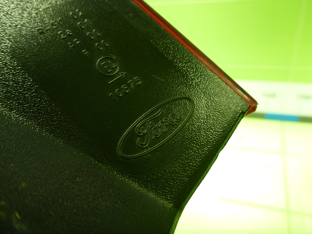 Фонарь задний правый